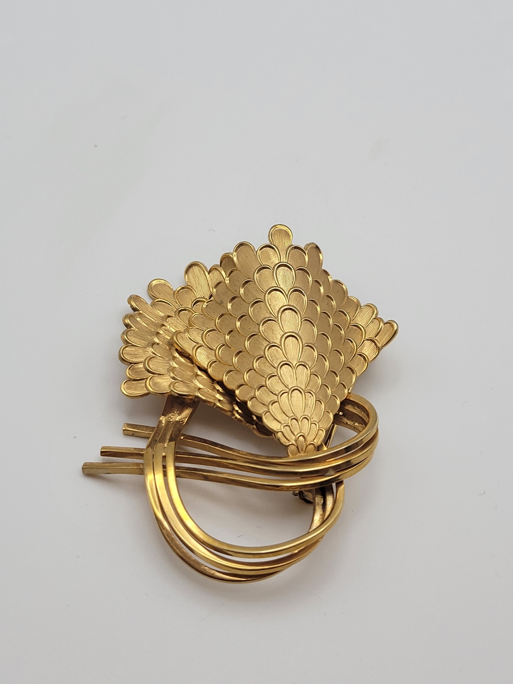 Vintage Corocraft textured gold tone leaf brooch
